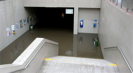 Zaplaven podchod v eskm Tn. (17. kvtna 2010)