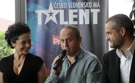 lenov poroty talentov show esko Slovensko m talent - zpvaka Lucie Bl, modertor Jan Kraus a producent Jaro Slvik 