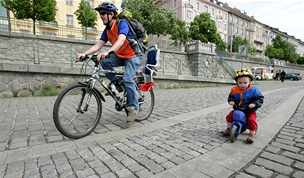 Jedna z nových tras pro cyklisty povede centrem Prahy podél eky. Plkilometrová cyklostezka a 250 metr dlouhá cyklotrasa by mly vést z Výton smrem k ulici Na Slupi.
