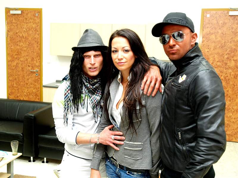 Imitátoi Black Eyed Peas a Agáta Hanychová 