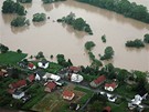 Záplavy z letadla -  rozlitá Odra mezi Monovem a Ostravou (18. kvtna 2010)