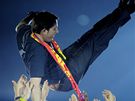 Xavier Pascual, trenér Barcelony, slaví s hrái i fanouky triumf svého týmu v Eurolize