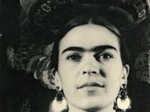 Frida Kahlo s tehuantepeckou msou na hlav, New York, 1932 