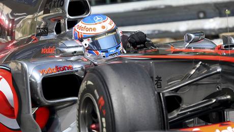 Jenson Button pi prvním tréninku na Velkou cenu Monaka