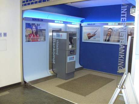 S - tefnikova- pohled do samoobslun zny na vkladov bankomat