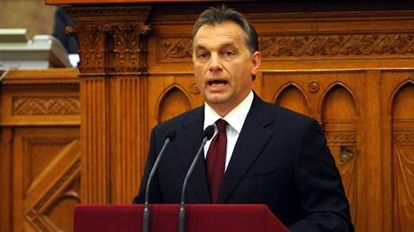 Maarský premiér Viktor Orbán v parlamentu (25. kvna 2010)