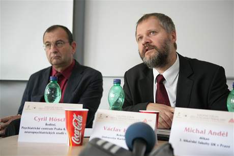 Diskuse - Cyril Höschl a Václav Hampl