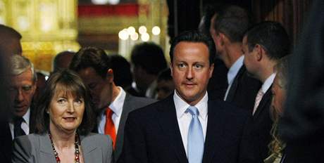 Britsk premir David Cameron na slavnostnm zahjen novho zasedacho obdob britskho parlamentu (25. kvtna 2010)