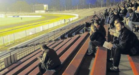 Stadion Hradce Králové ped rekonstrukcí.