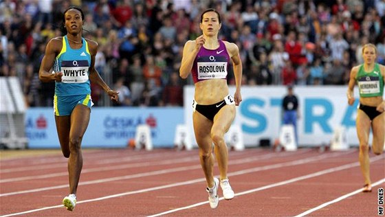 Denisa Rosolová, pekvapivá vítzka závodu na 400 metr na Zlaté trete