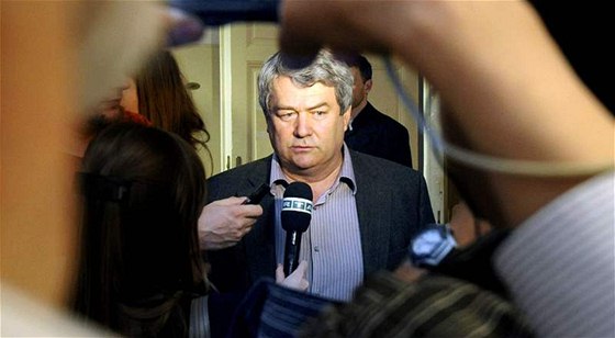 Pedseda KSM Vojtch Filip komentuje prbné výsledky voleb do Poslanecké snmovny. (29. kvtna 2010)