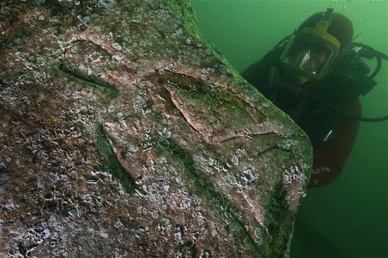 Archeologové nali u pobeí egyptské Alexandrie potopený palác královny...