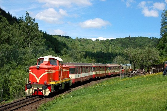 Koenovská zubaka (na snímku T426.003) na nové trati z Harrachova do Skláské Poreby bohuel jezdit nebude. O typu vlaku se rozhodne do konce týdne