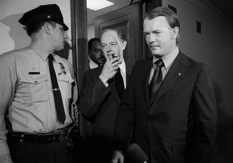 Agent CIA E. Howard Hunt nakonec skonil ped soudem kvli afe Watergate
