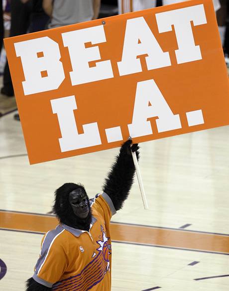 PORATE LA! Do Phoenixu pila touha po vtzstv Suns nad Lakers