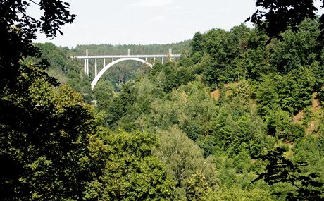 "Bechysk duha" obklopen zelen