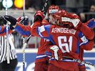 RASÍJA, RASÍJA! Hokejisté Ruska slaví gól ve  tvrtfinále proti Kanad.