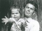 Oldich Mikulek v roce 1954 se synem Ondejem, budoucm hercem