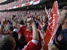 Fanouci Bayernu Mnichov v ochozech stadionu Santiago Bernabeu ped výkopem finále Ligy mistr