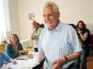 Pedseda SPOZ Milo Zeman odevzdal v Ústí nad Labem svj volební hlas. (28. kvtna 2010)