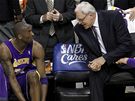 Kobe Bryant z LA Lakers v debat s kouem Philem Jacksonem.