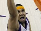 Jared Dudley z Phoenixu Suns zakonuje na ko LA Lakers