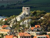 K vycházkám láká v Mikulov Kozí hrádek