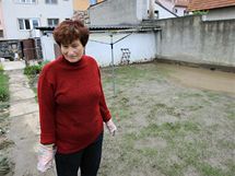 Slavkov u Brna - Věra Pitronová, majitelka zatopeného domu v Tyršově ulici (26. května 2010)