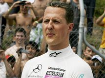 Michael Schumacher pot, co v kvalifikaci se svm mercedesem vyltl z trat