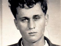 Josef Man na policejn fotografii z vazby, kde skonil po zaten za protisttn innost dva roky ped tkem.