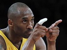 Kobe Bryant z LA Lakers slav bodov spch proti Phoenixu Suns