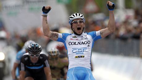 Manuel Belletti slaví triumf ve t�inácté etap� Gira d´Italia 