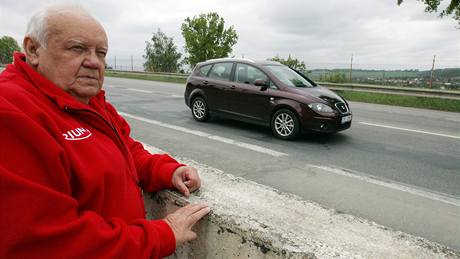 Pamtník a motorká Frantiek Mrázek vzpomíná na zaátky na Masarykov okruhu 