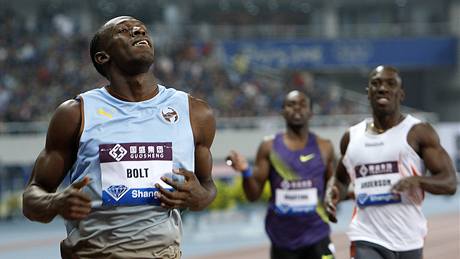 Usain Bolt po vít�zství v b�hu na 200 metr� v Diamantové lize v �anghaji