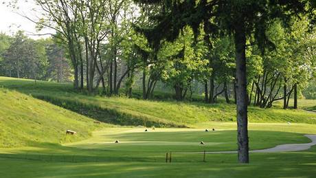 Hit Albatross Golf Clubu ve Vysokém Újezd u Prahy.