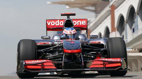 Jason Button z McLarenu v tréninku Velké ceny Turecka.