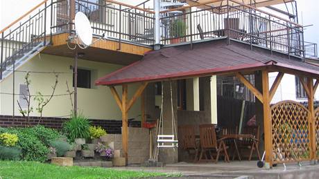 Terasa p�ístupná ze v�ech obytných pater domu