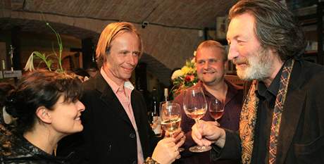 Herec Karel Roden představuje kolekci svých vín