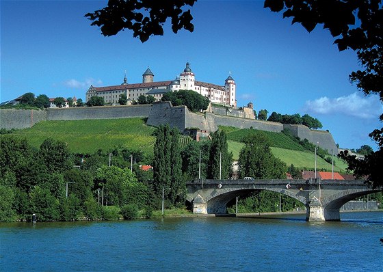 Nmecko, Mohanská cyklostezka, pevnost Marienburg nad Würzburgem