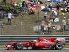 Fernando Alonso z Ferrari na trati Velké ceny Turecka.