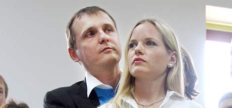 Nov zvolení poslanci Vcí veejných Vít Bárta a Kateina Klasnová.