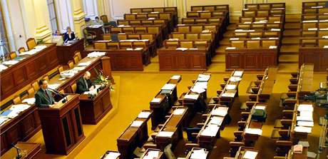 Poslanecké odstupné se bude vyplácet nejspíe i po pítích volbách do Snmovny. Ilustraní foto