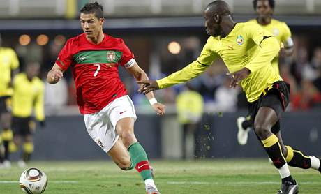 Cristiano Ronaldo v pípravném utkání s Mosambikem.