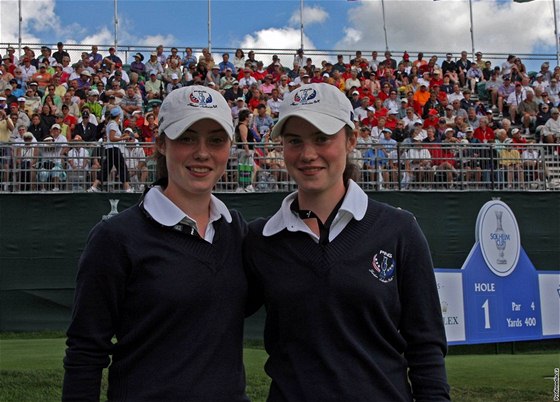 Leona a Lisa Maguireovy, golfová dvojata z Irska.