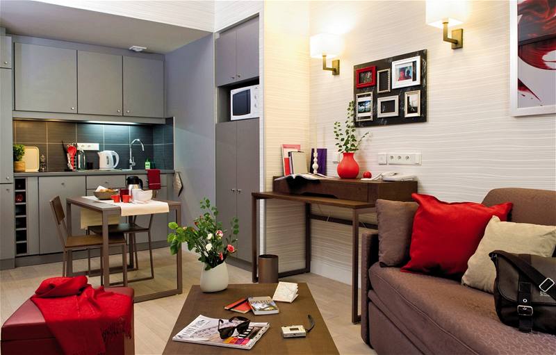 Pokoje v hotelu Adagio připomínají malé byty, kuchyňky jsou vybavené včetně nádobí a spotřebičů