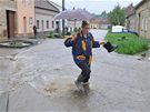 Záplavy v Milonicích na Vykovsku (2. ervna 2010).