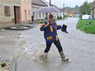 Záplavy v Milonicích na Vykovsku (2. ervna 2010). 