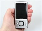 Recenze Nokia 6700 slide telo