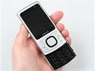 Recenze Nokia 6700 slide telo