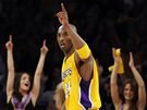 Radující se Kobe Bryant z LA Lakers.